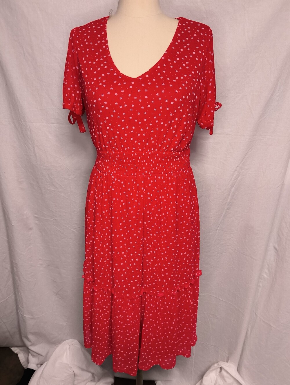 Siren Lily Red Star-Print Smocked-Waist Midi Dress